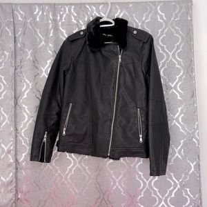 Beautiful leather jacket with black faux fur lining